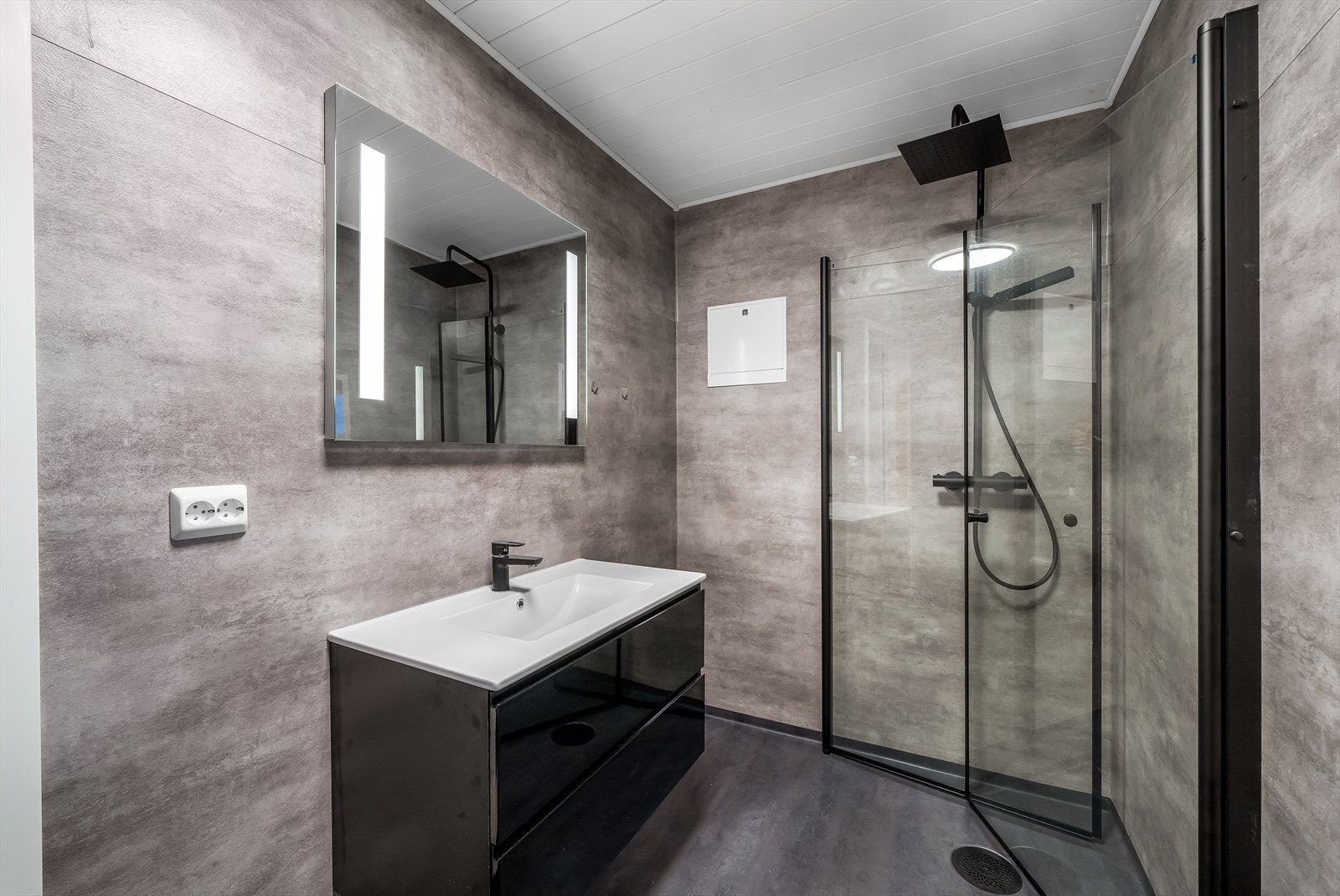 Badet ble renovert/modernisert i 2023! Galleribilde