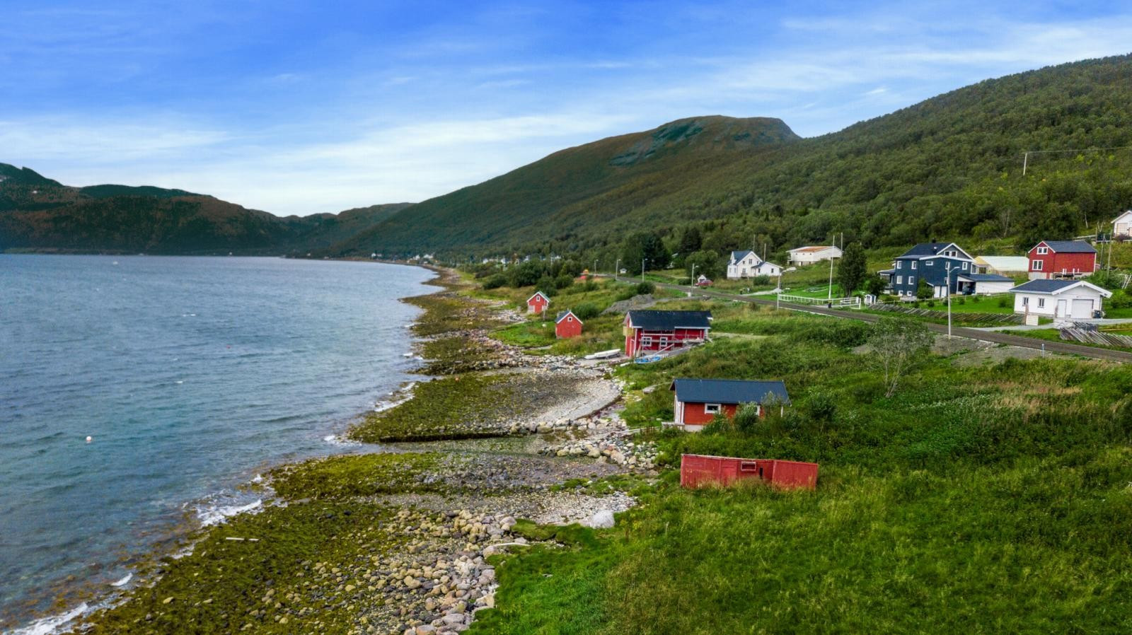 Idyllisk og sjønær eiendom.