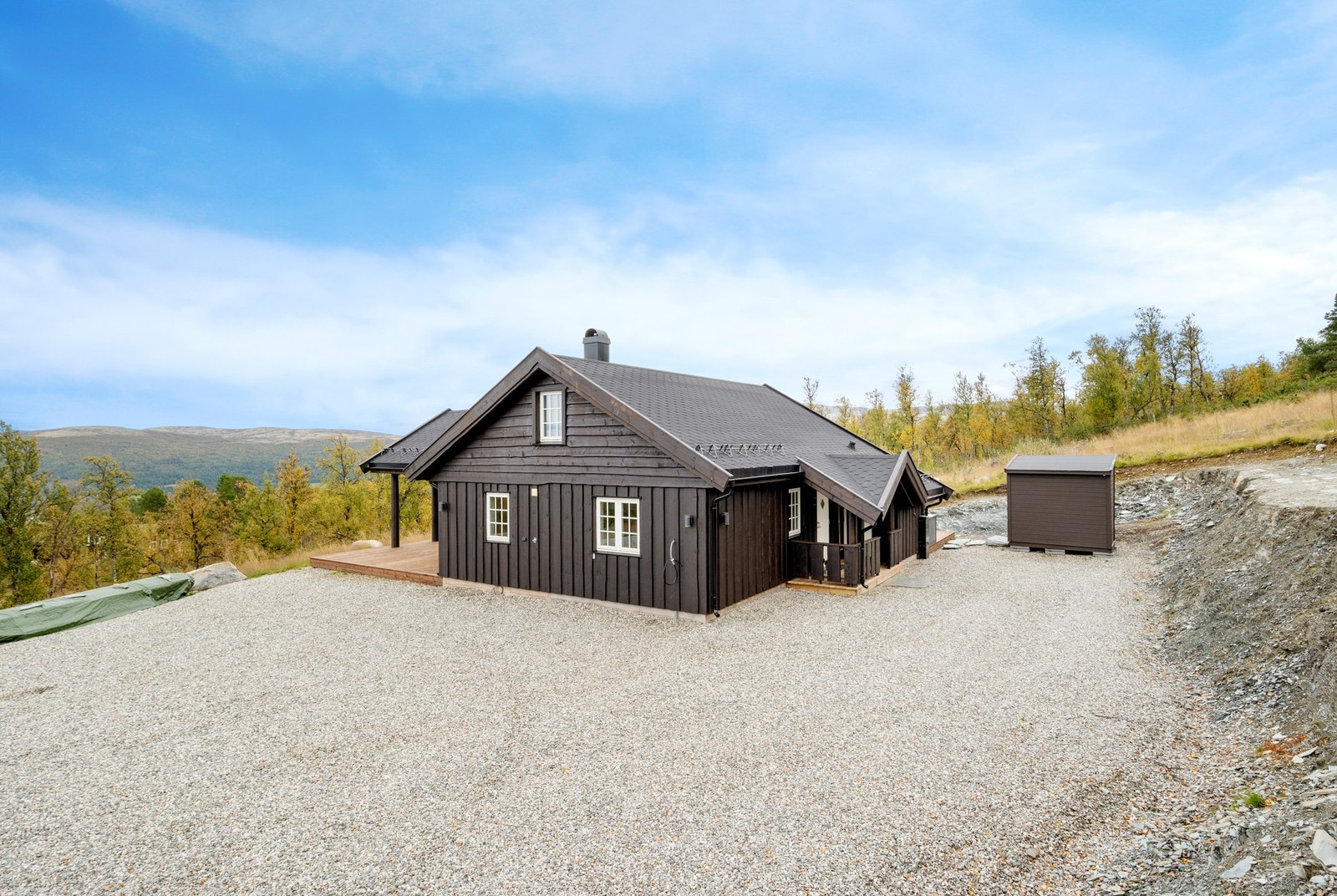 Her er det stor parkering på egen tomt. Galleribilde