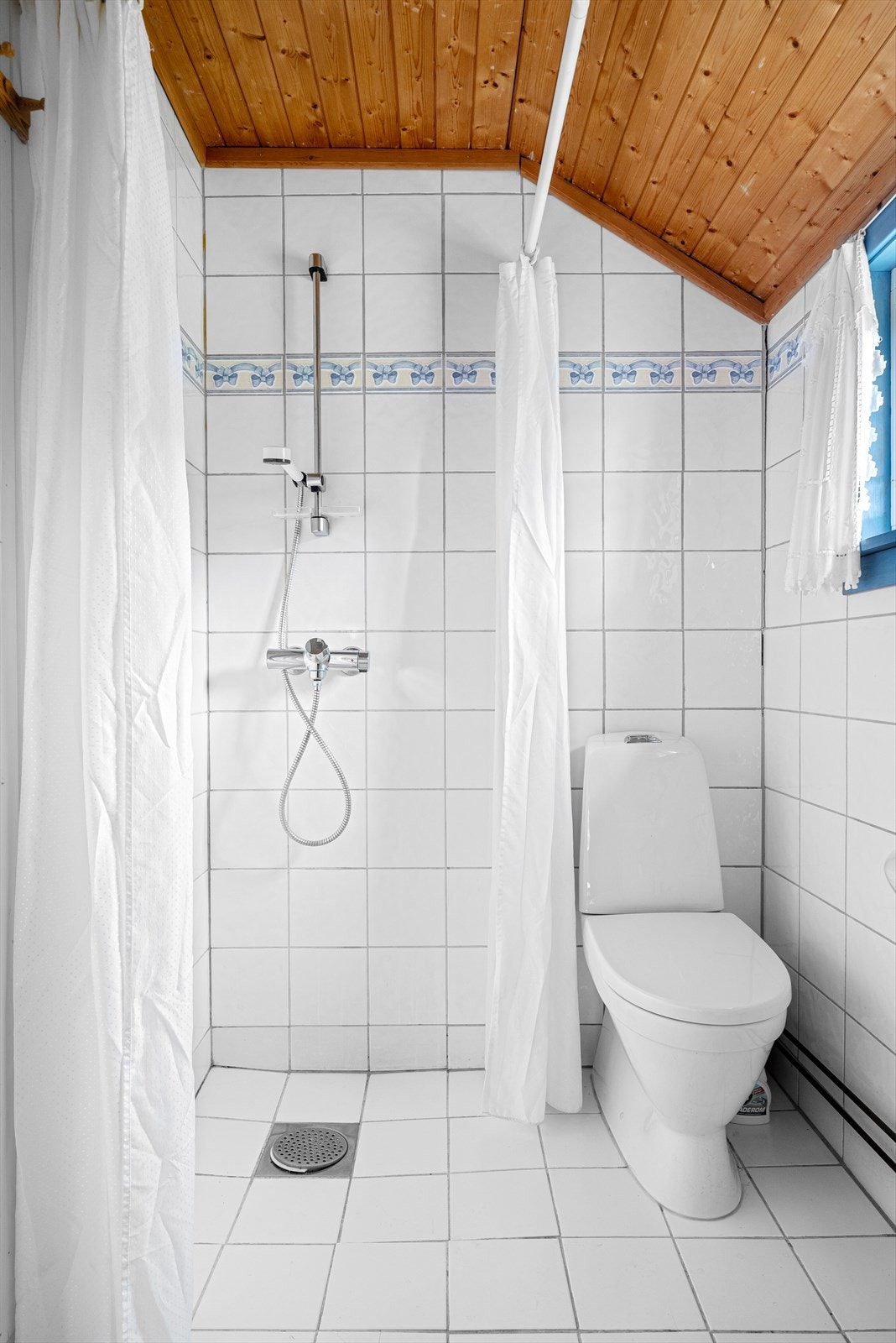 Bad i hytta. Galleribilde