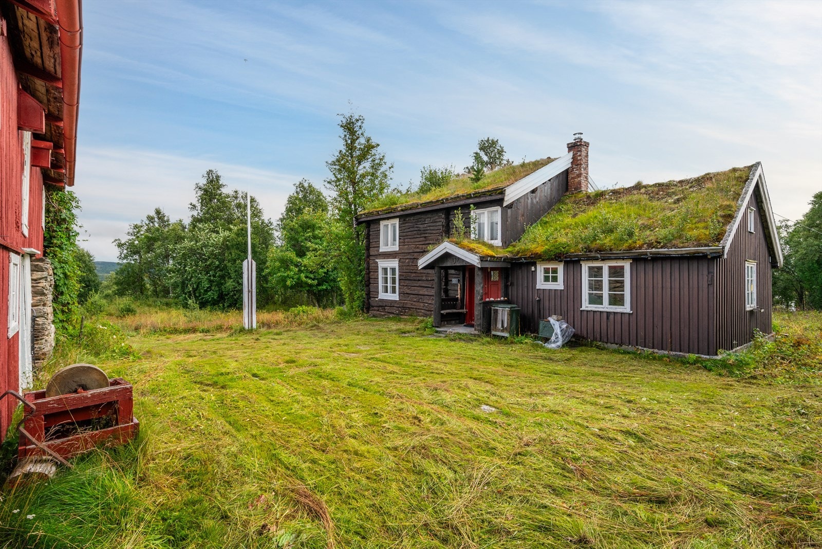 Romslig tomt på nesten 3,3 mål. Galleribilde