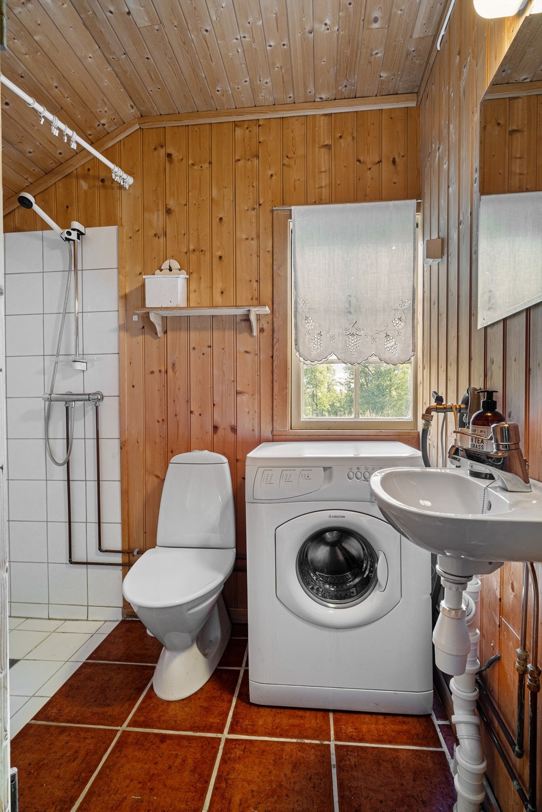 Bad i anneks. Galleribilde