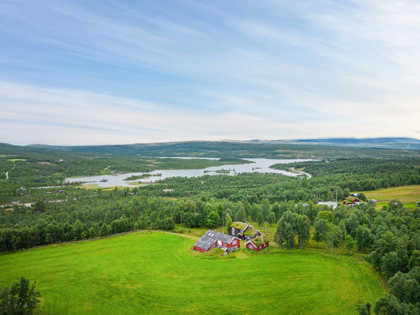 Flott beliggenhet. Stikkilen ses i bakgrunn. Galleribilde