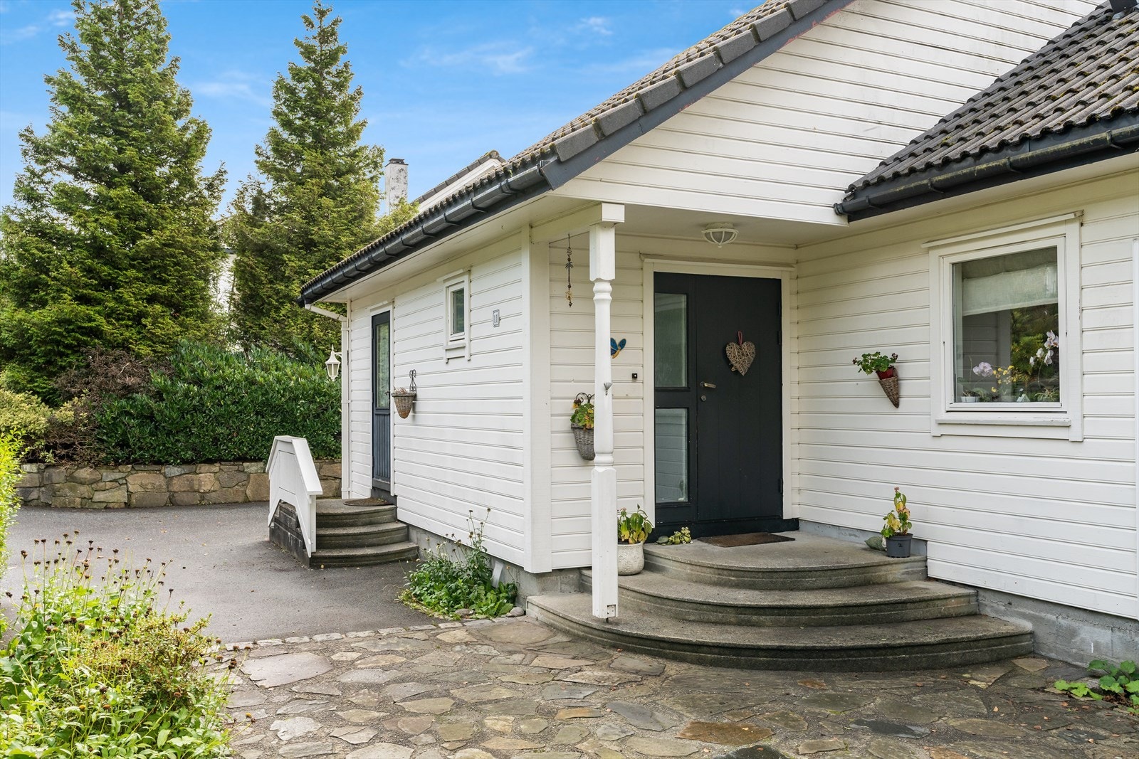 Overbygd inngangsparti Galleribilde