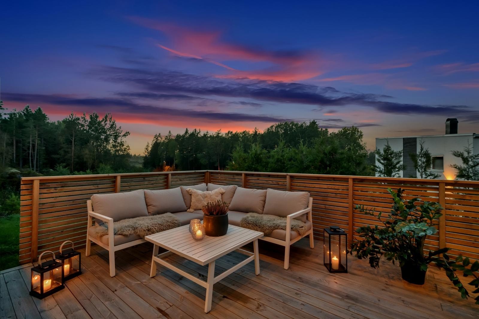 Det er kort vei til golfbane, turmuligheter, matbutikker og annet. Galleribilde