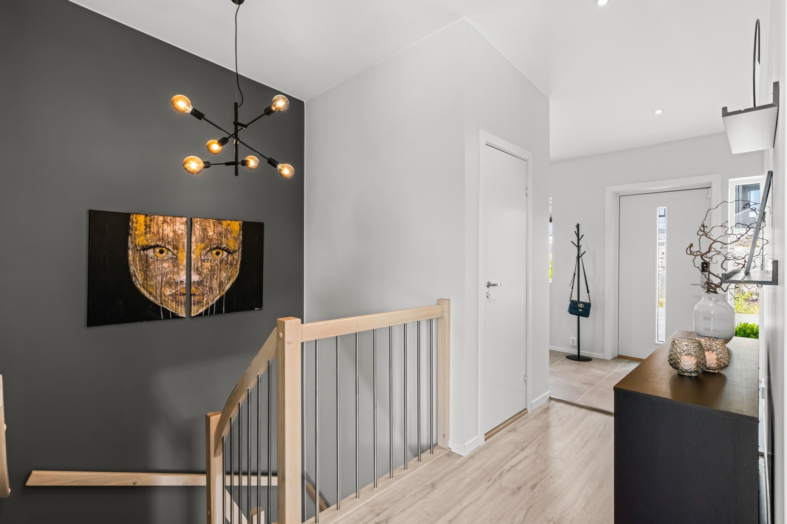 Gang i 1.etasje Galleribilde