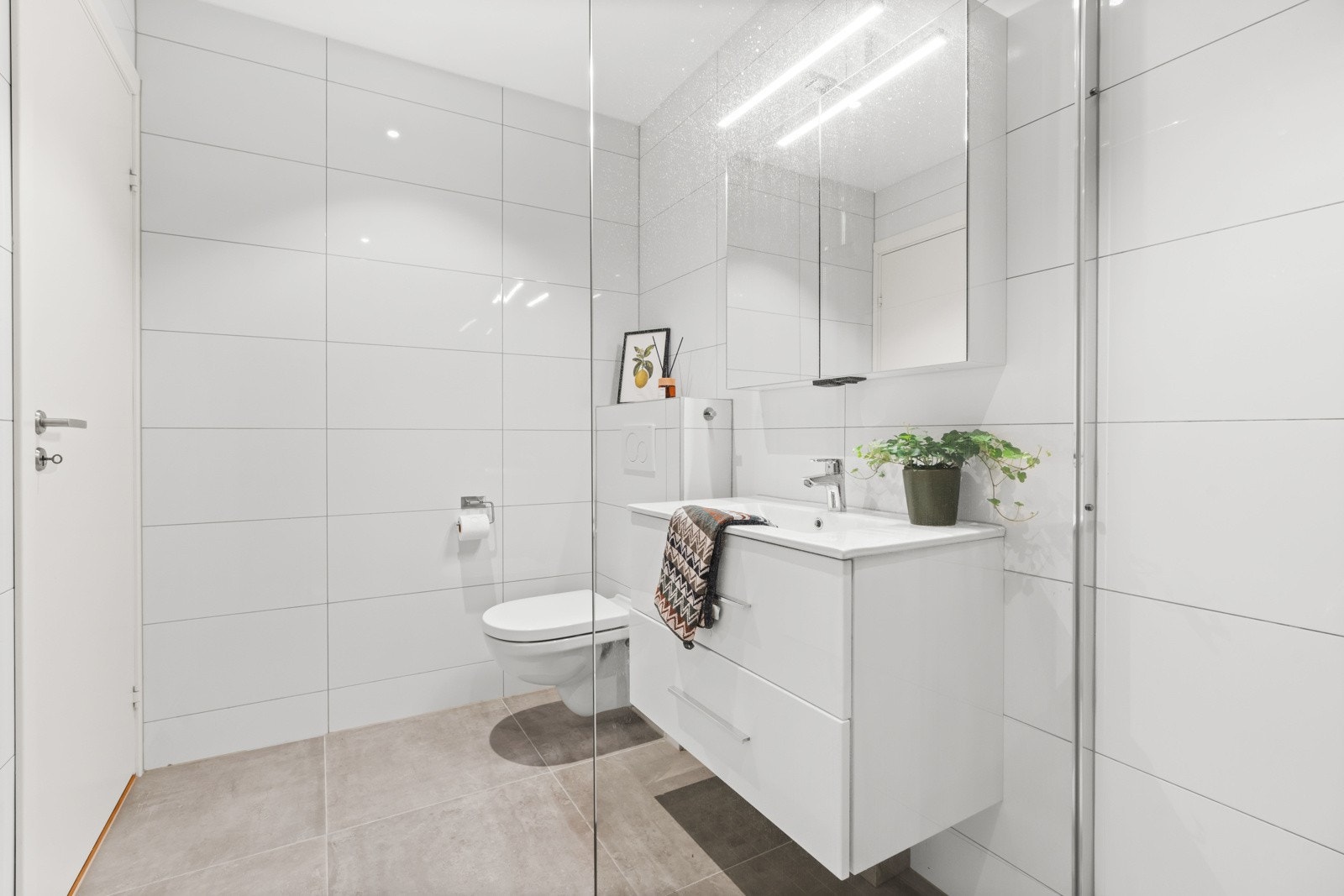 Det er gjennomgående høy kvalitet og god standard i hele boligen Galleribilde