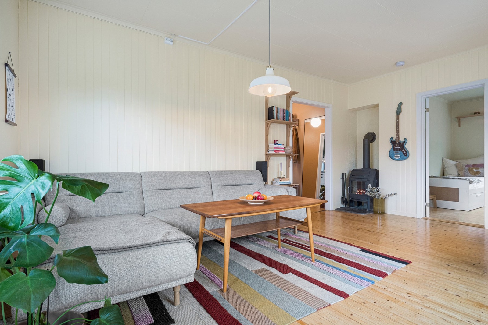 Stuen måler 21m² og byr på flere gode møbleringsmuligheter. Galleribilde