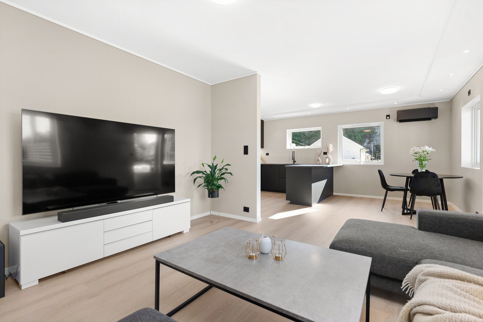 Det er montert appstyrt varmepumpe Galleribilde