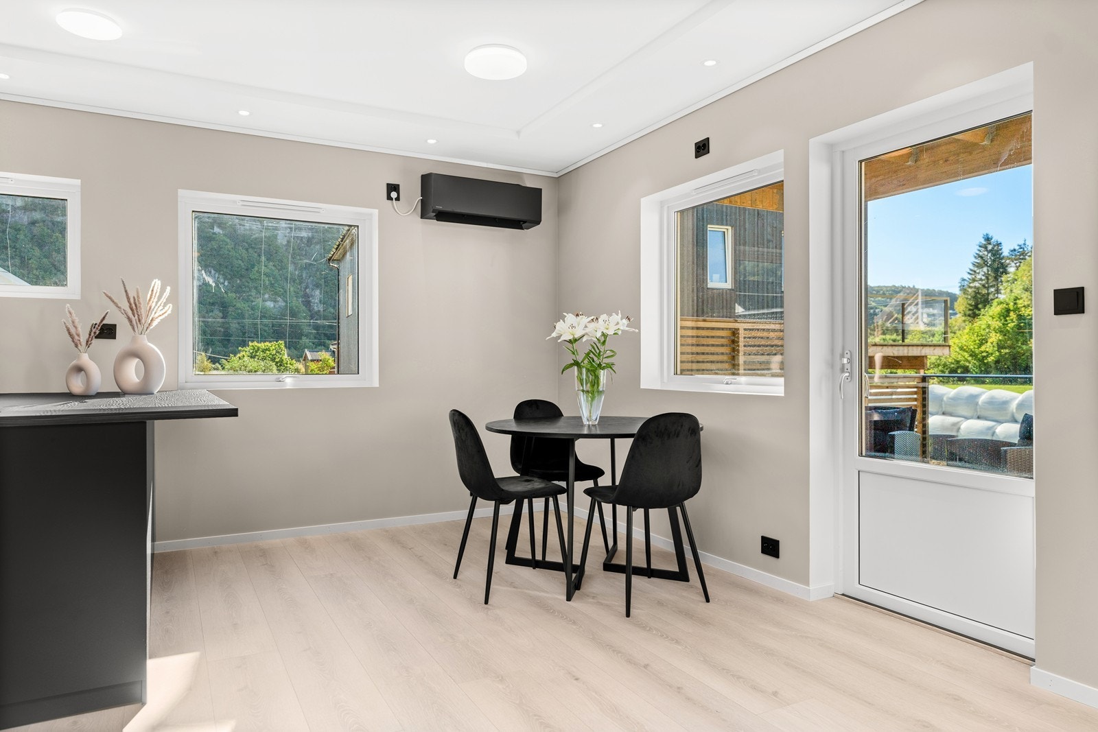 Plass til spisestue Galleribilde