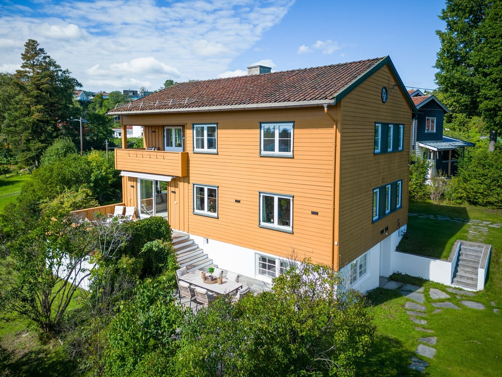 Tomten er svært pent opparbeidet. Galleribilde