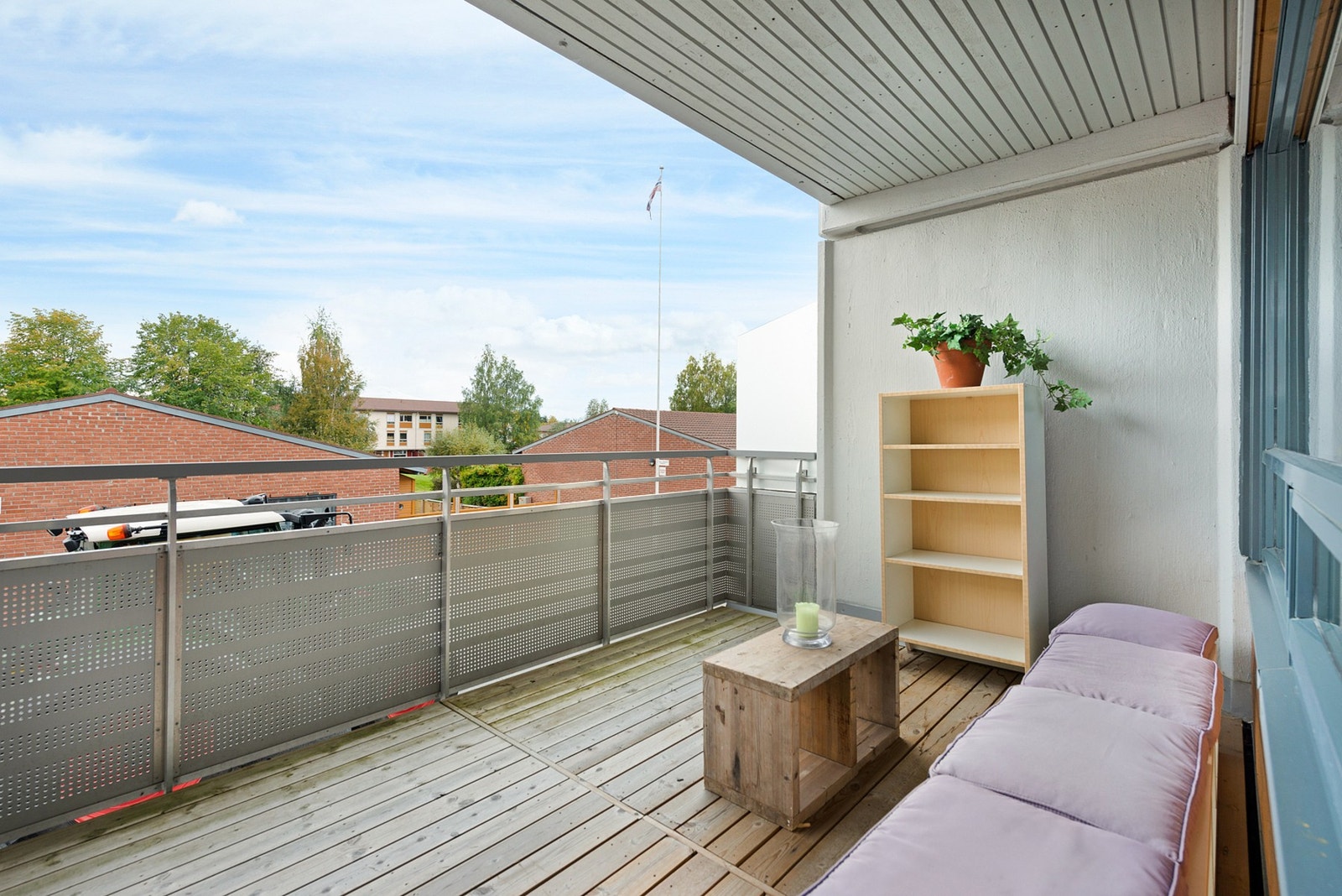 Balkong med god plass til utemøblement. Galleribilde