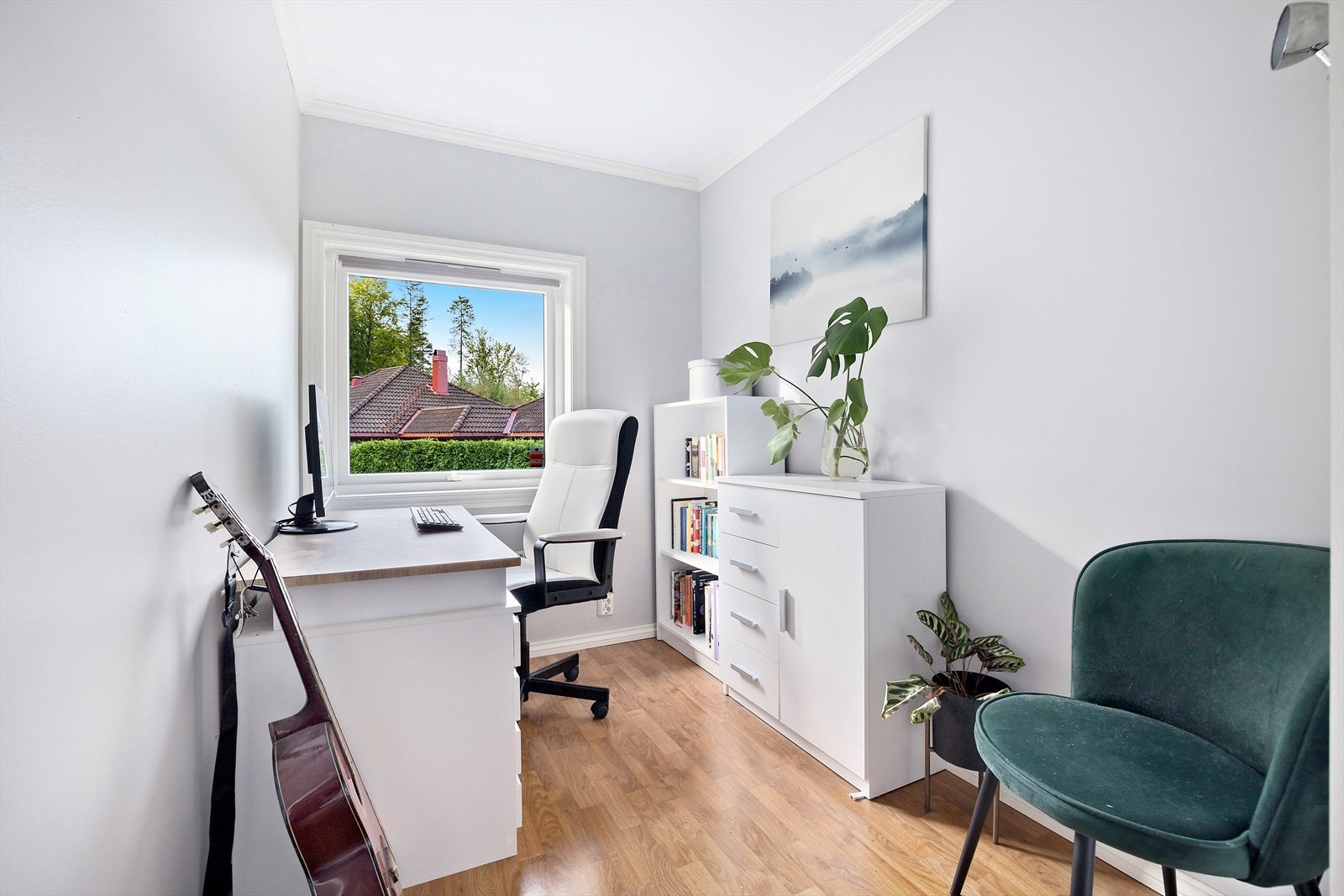 Leilighetens soverom 2 kan brukes til kontor, gjesterom eller barnerom. Galleribilde