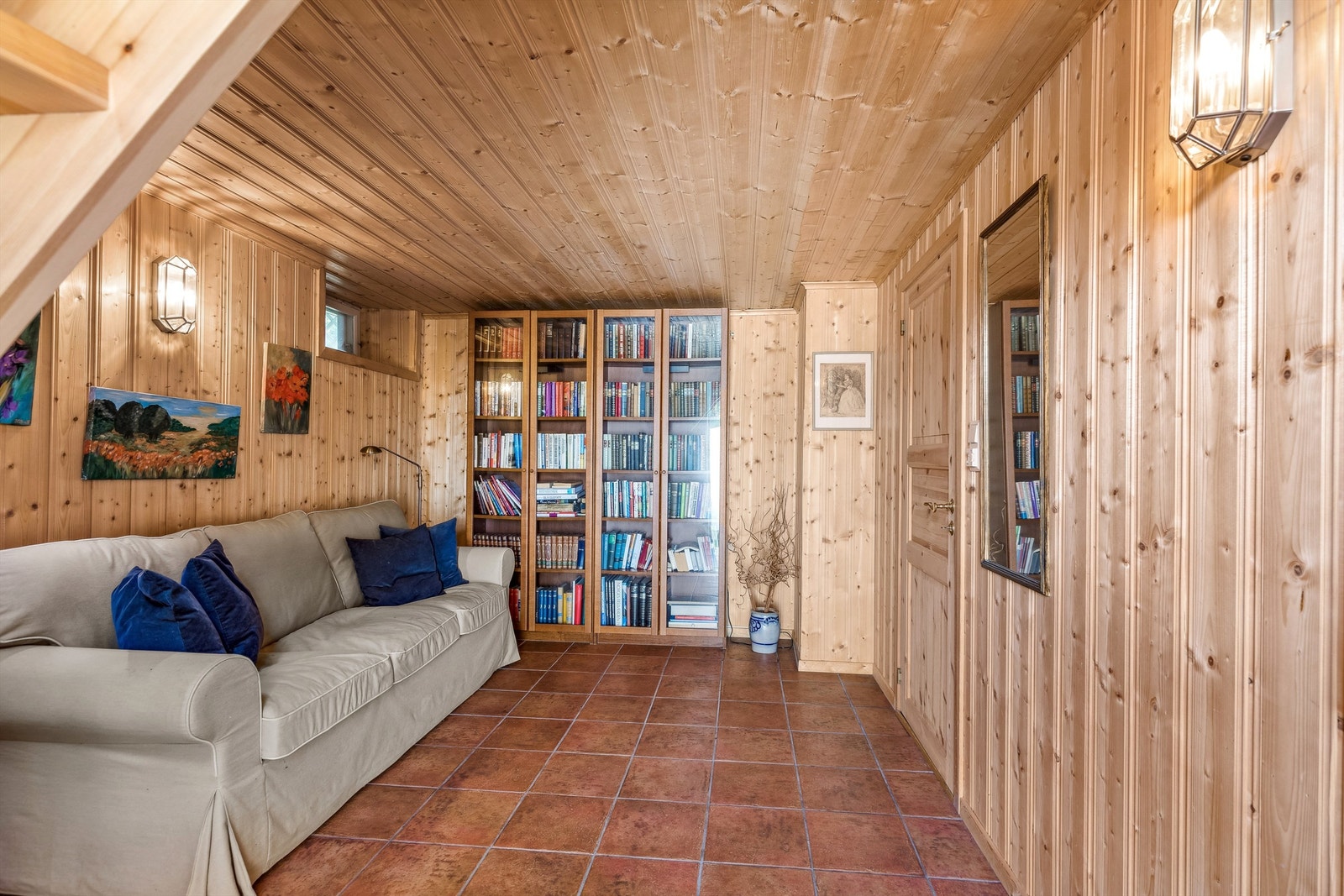 Romslig gang i kjelleren Galleribilde