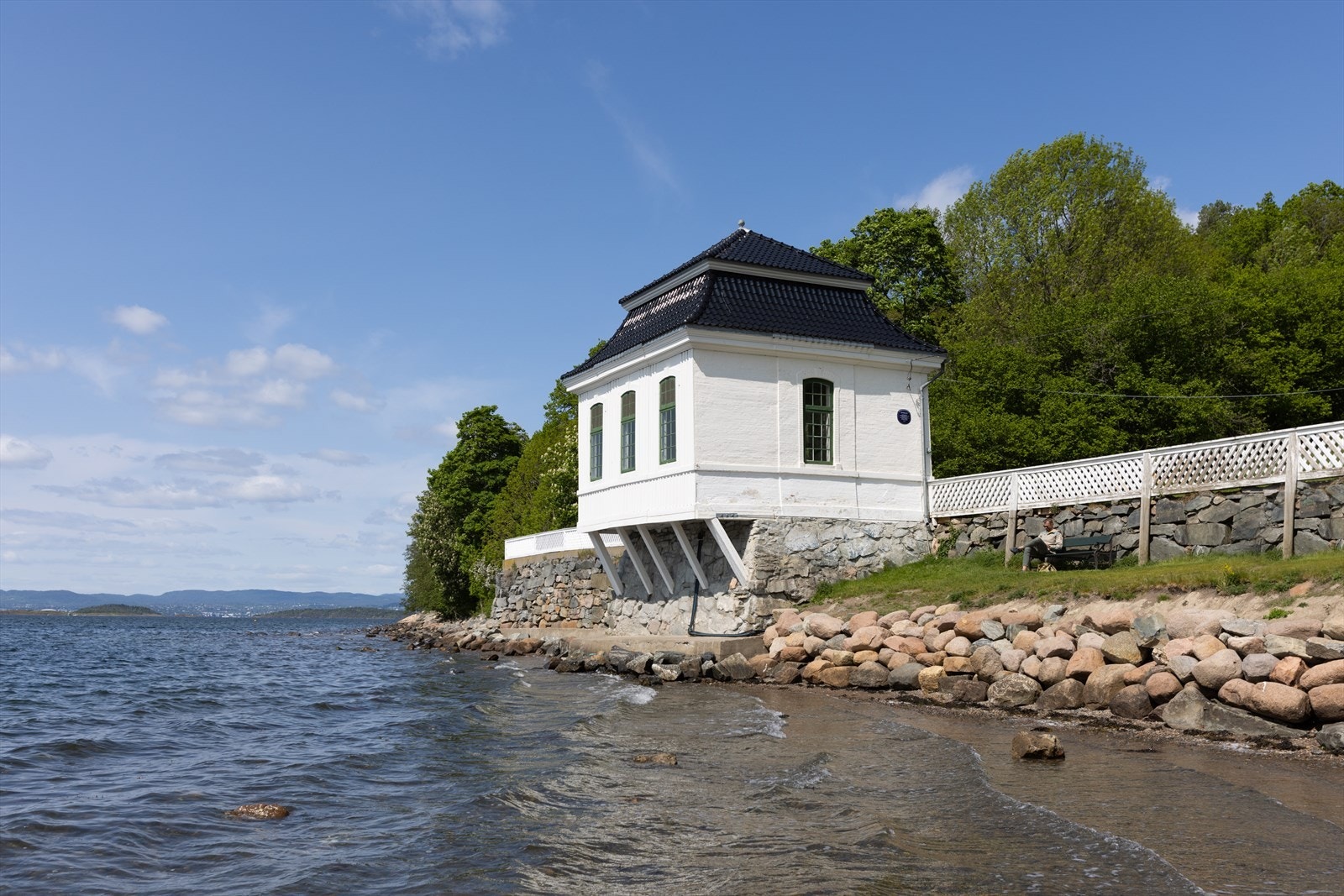 På bildet her, har du et historisk bygg på Holmlia som ble bygd på 1700-tallet. Galleribilde