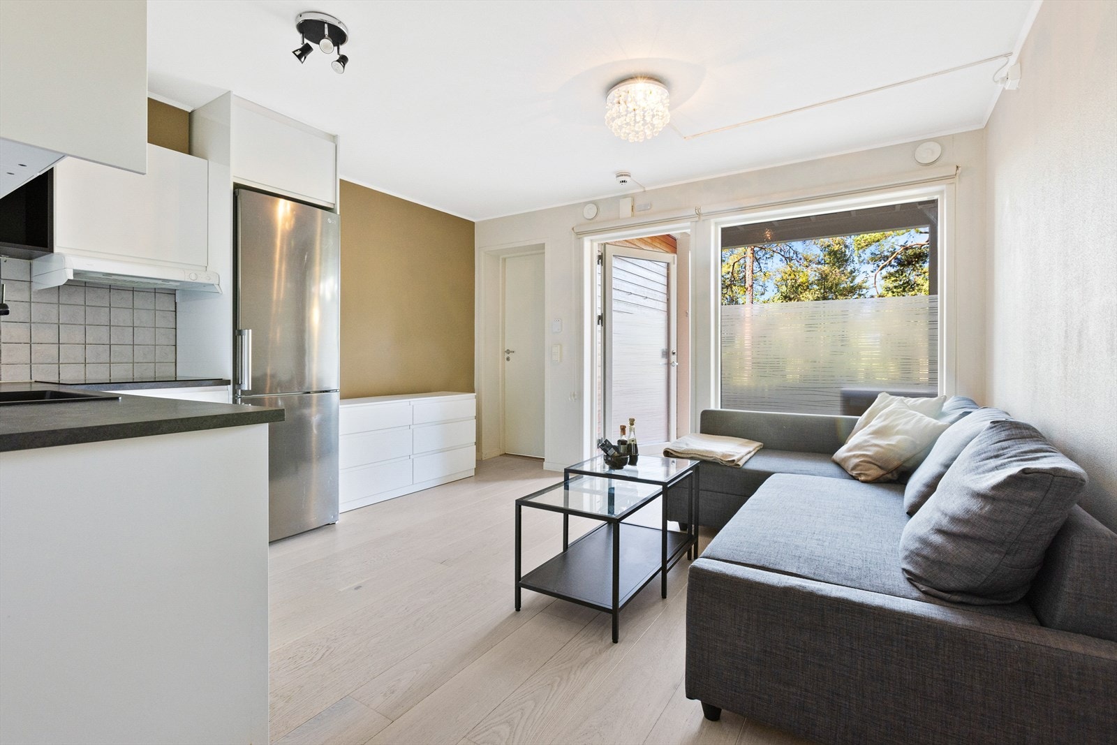 Jordstjerne boligsameie består av 51 boliger fra 29 til 61 m2 fordelt på to hus med adresse Jordstjerneveien 34, 36, 38, og 40. Galleribilde
