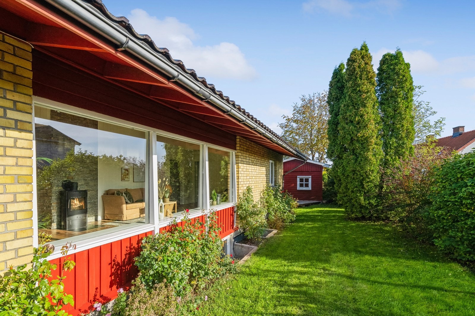 Herlig hage som er til glede for både store og små! Galleribilde