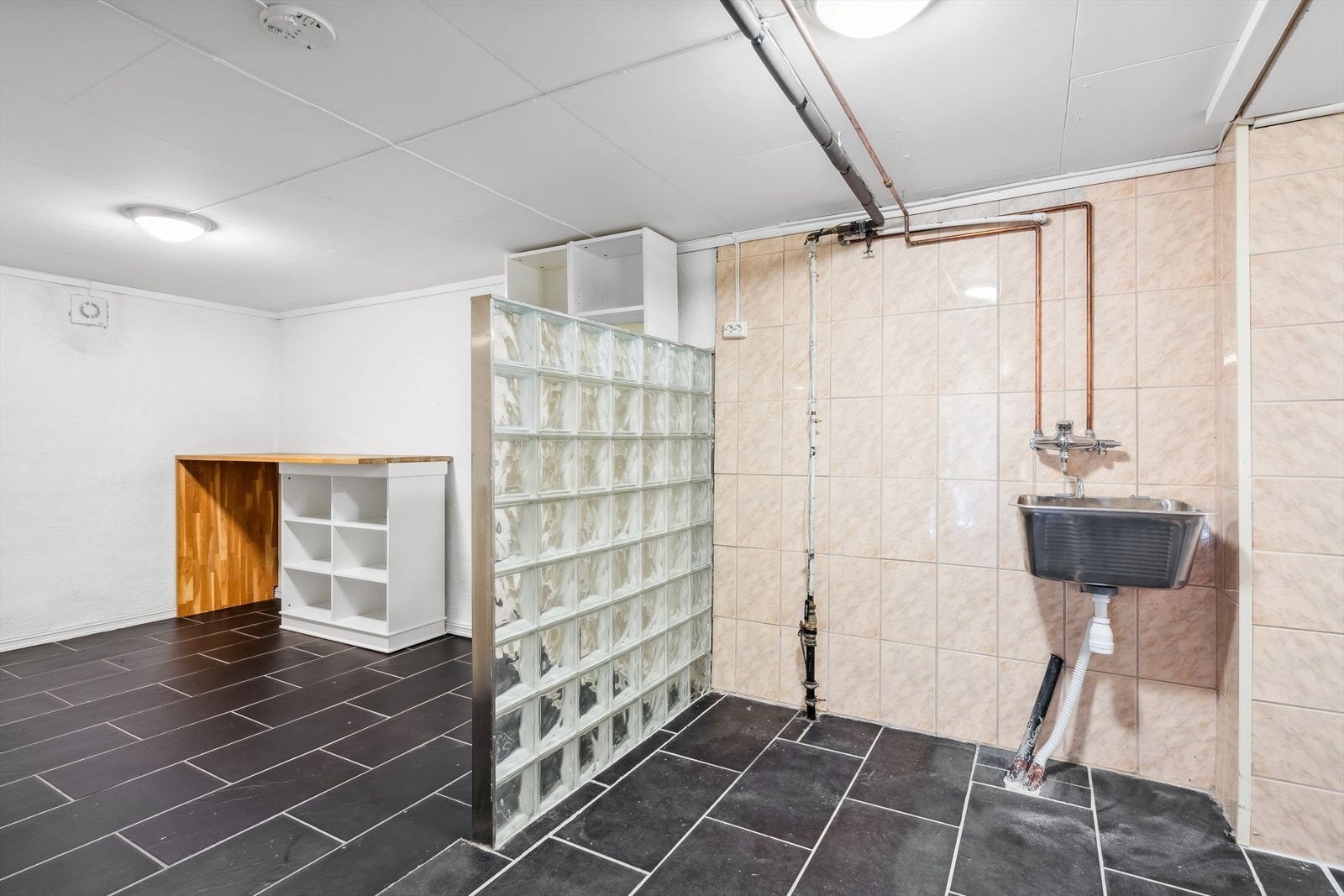 Innredet vaskerom (ikke godkjent). Galleribilde
