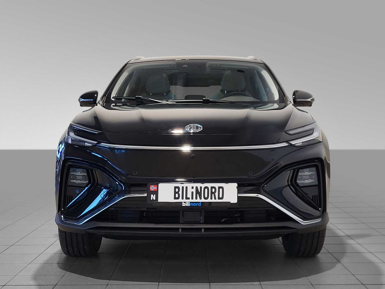 Pen front med sensorer rundt hele bilen