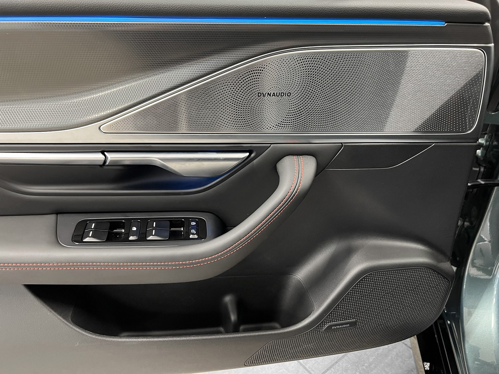 Dynaudio lydannlegg.