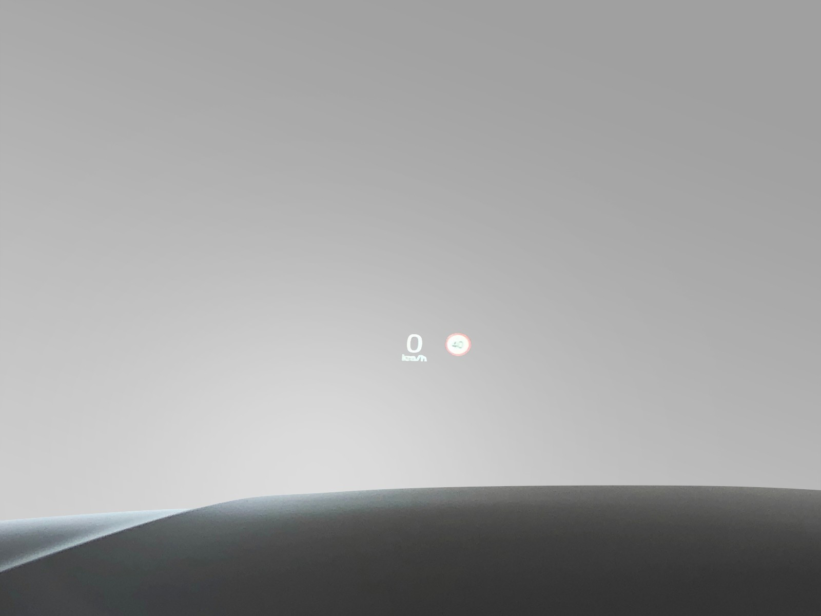Head Up Display - gir deg nødvendig informasjon uten å måtte se ned i førerdisplayet
