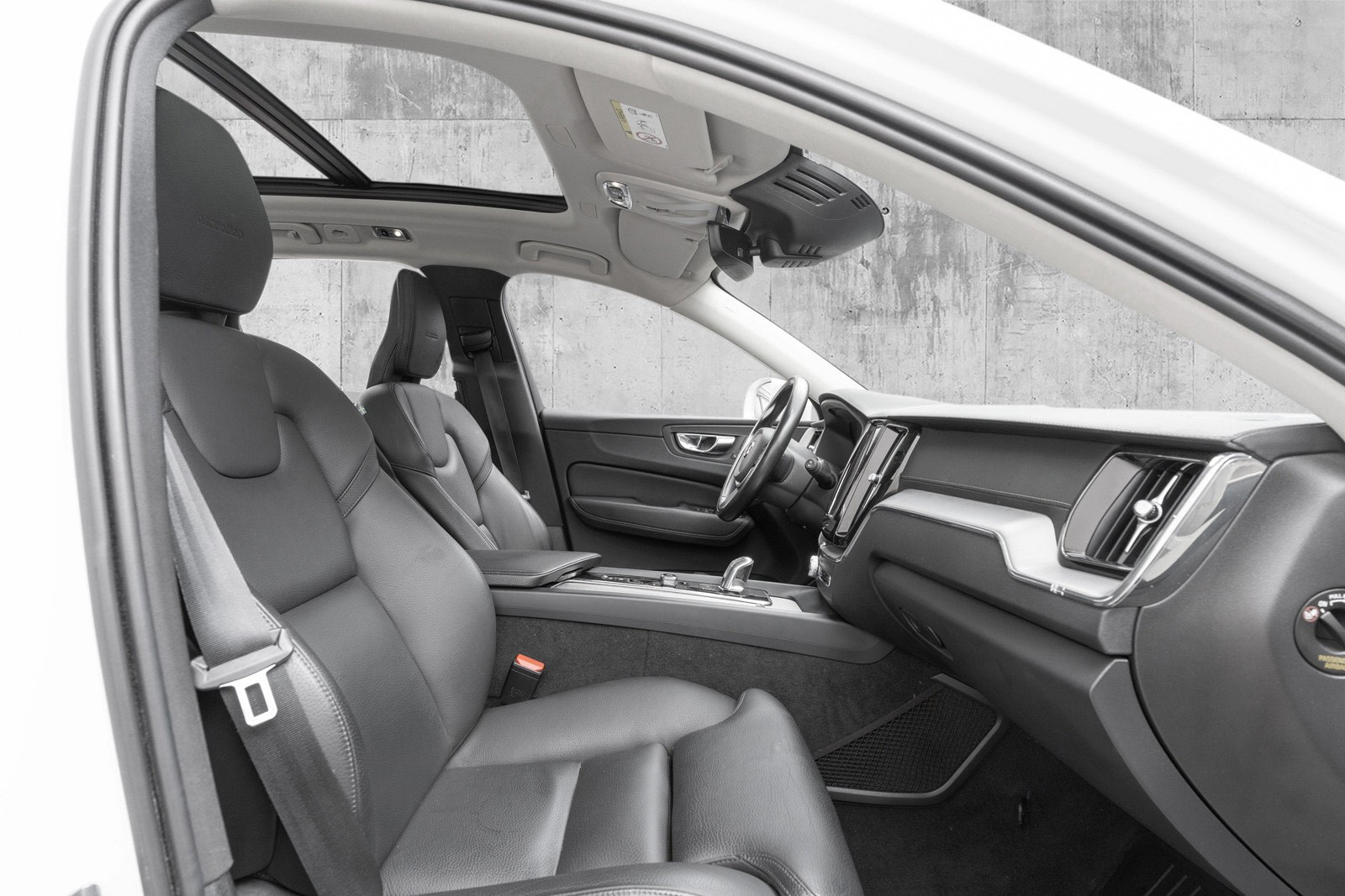 Bilen har også panorama soltak