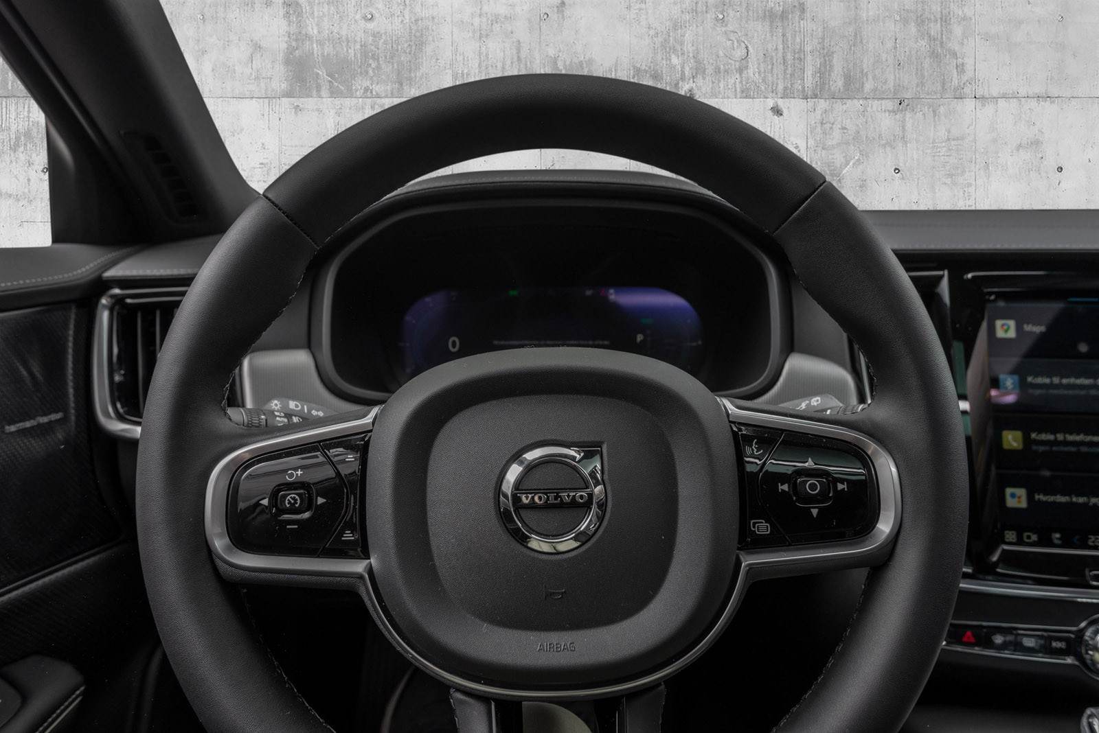 Styring av adaptive cruisecontroll og Google talestyring/assistent fra ratt