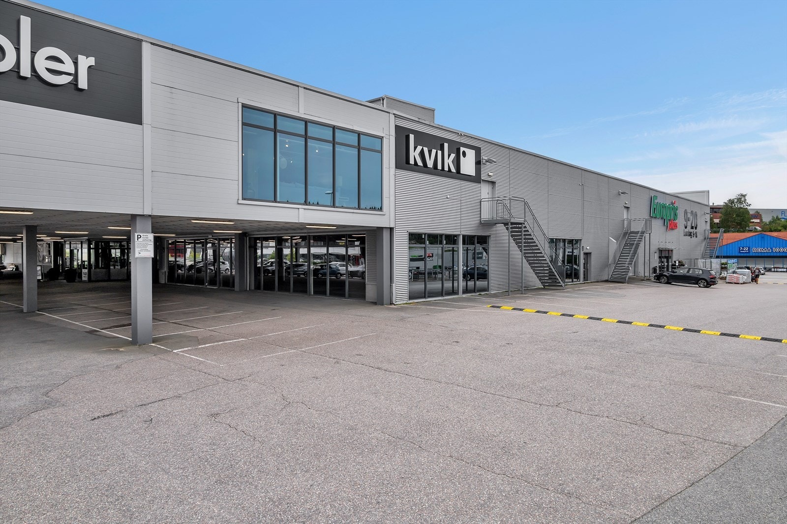 Varemottak/kjøreport ved trapp nr. 2 Galleribilde