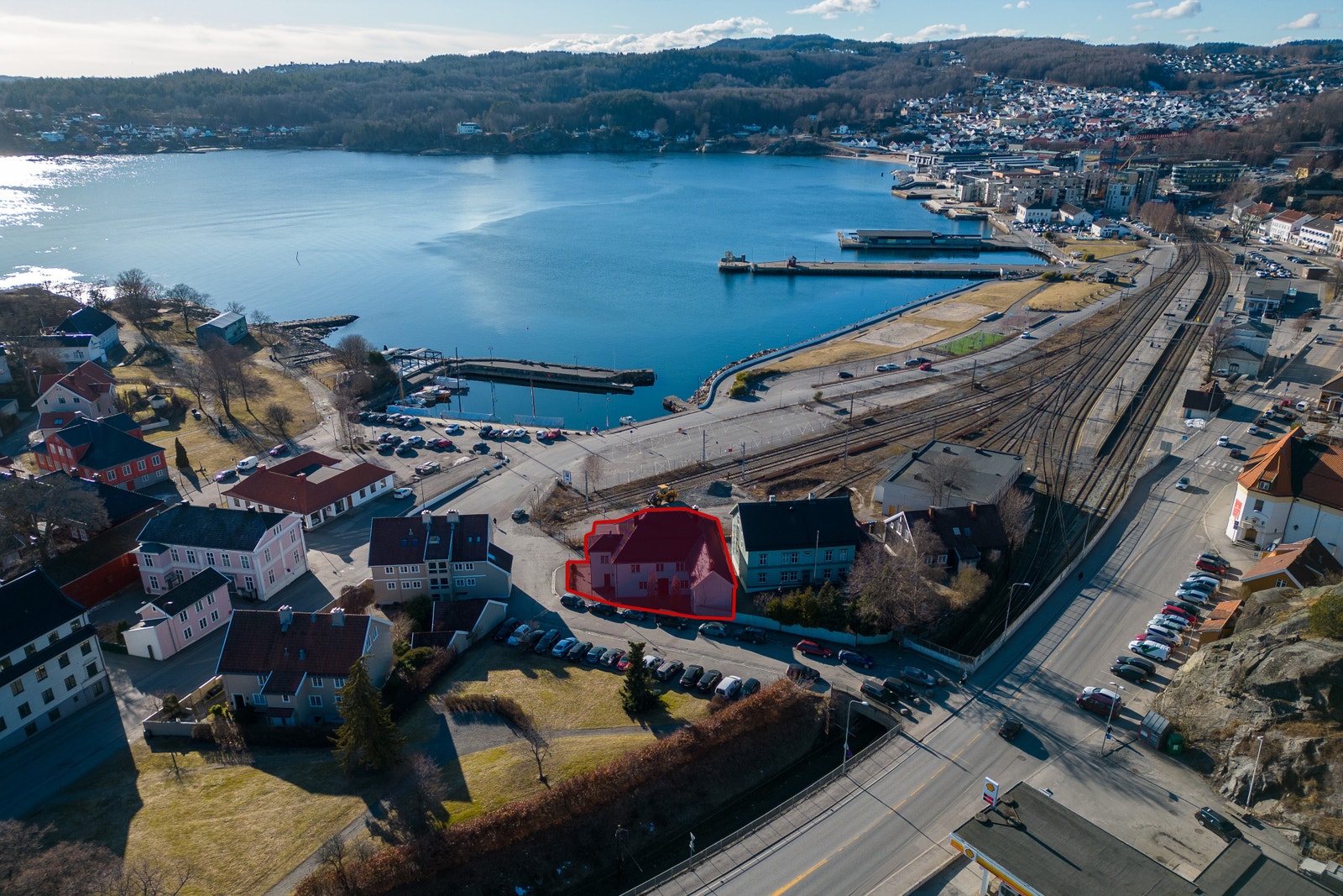 Ærverdige kontorlokaler sentralt i Larvik Galleribilde