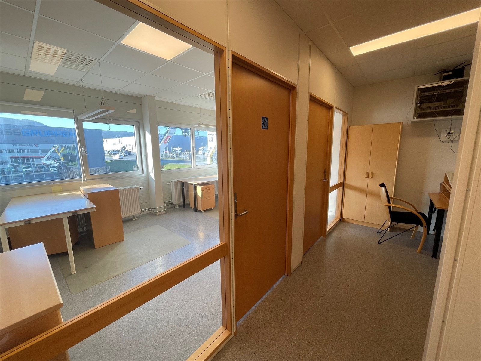 2 kontor åpnet opp til ett stort.j Galleribilde