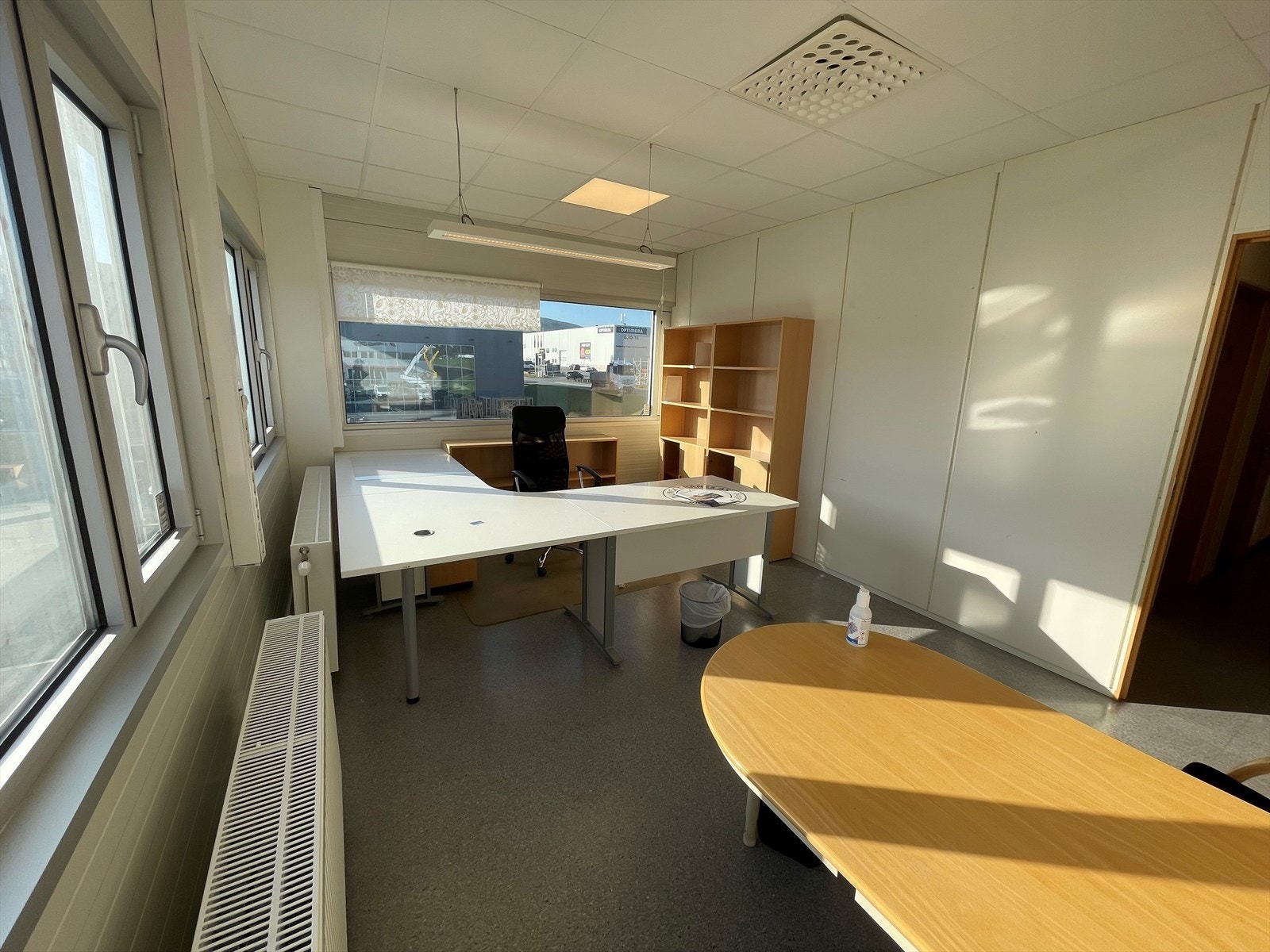 Stort hjørnekontor. Galleribilde