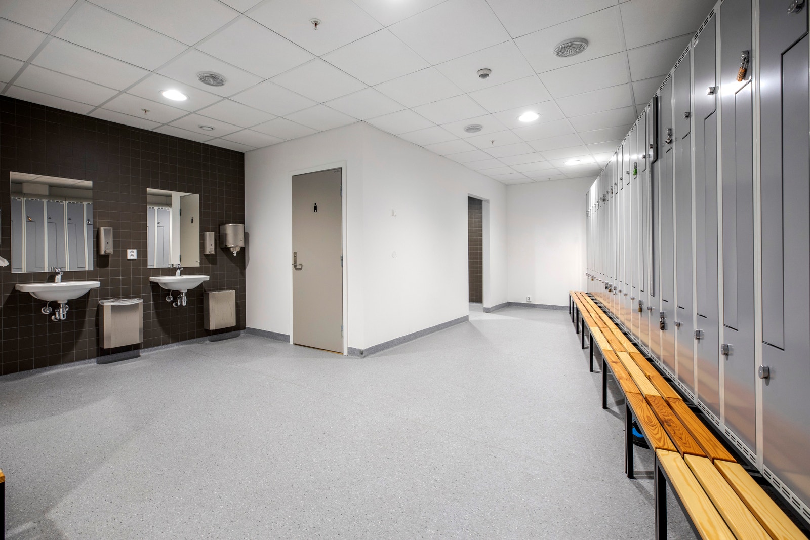Garderobe/dusj Galleribilde