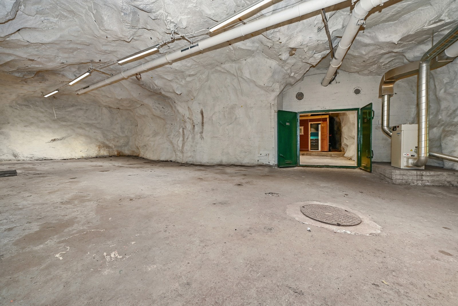 Fra midtre del av hallen Galleribilde