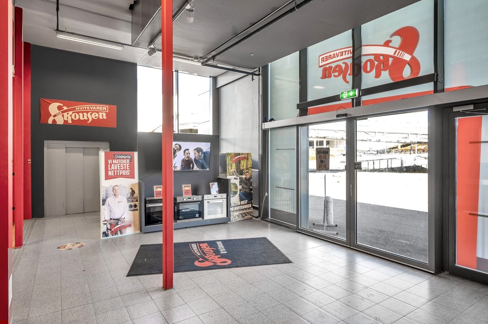 Lokalet ligger i 1. etg og har eget, godt profilert inngangsparti Galleribilde