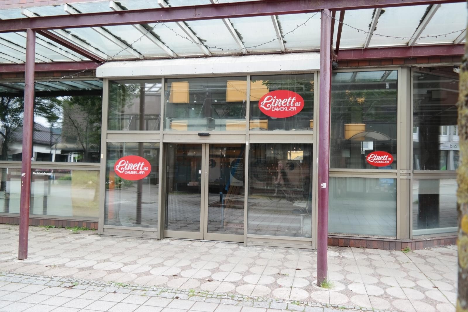 Inngang butikklokaler. Galleribilde