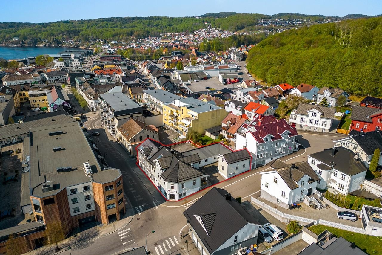 2 sentralt beliggende bygårder. Galleribilde