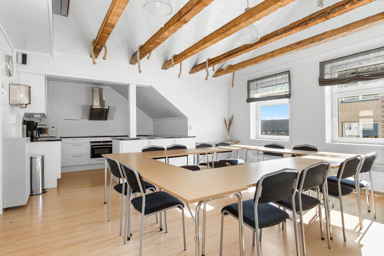 Undervisningsrom/møterom med kjøkken Galleribilde