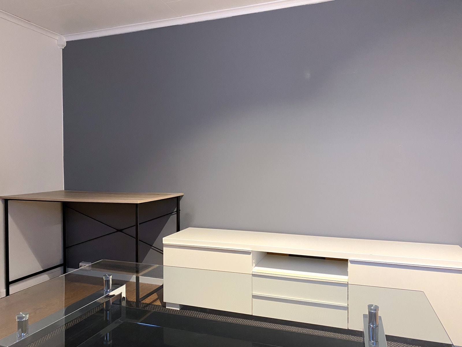 TV-benk og Skrivebord Galleribilde