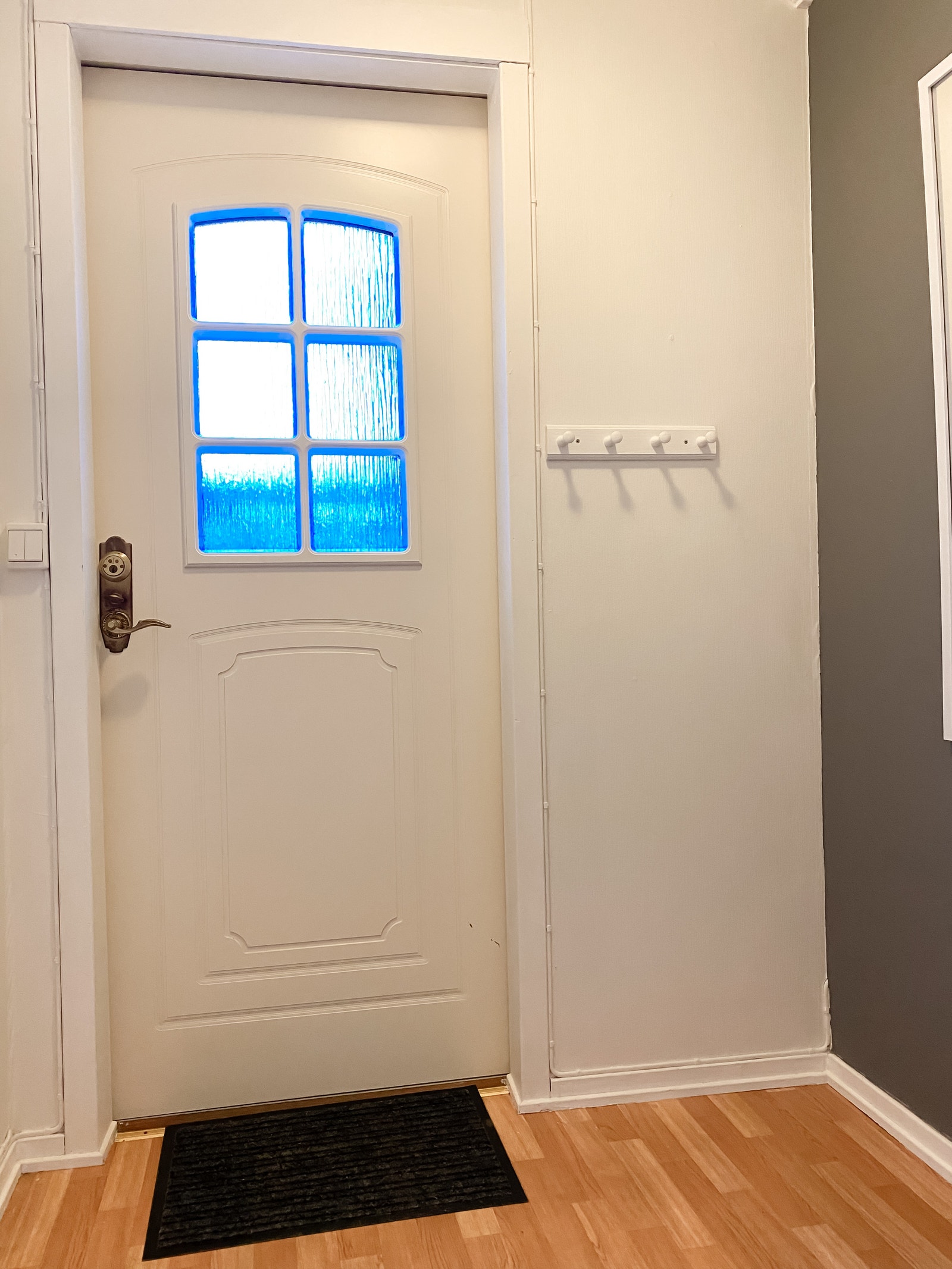 Egen entré. Velkommen på visning! Galleribilde