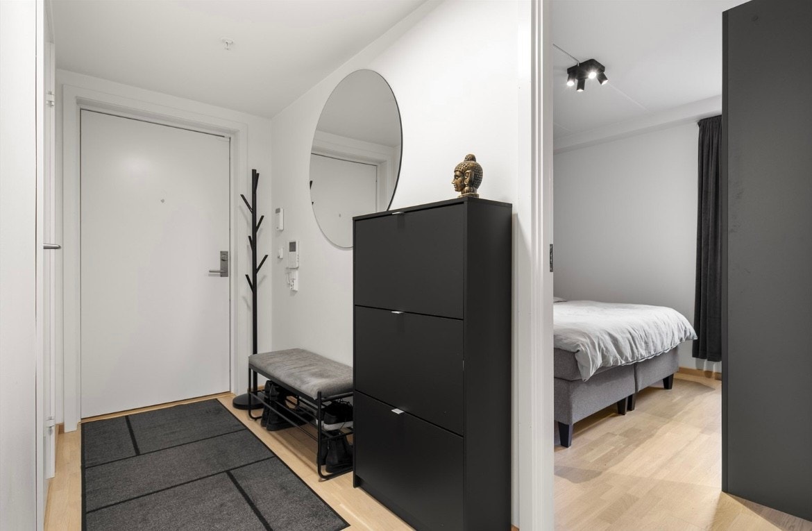 Romslig entrè Galleribilde