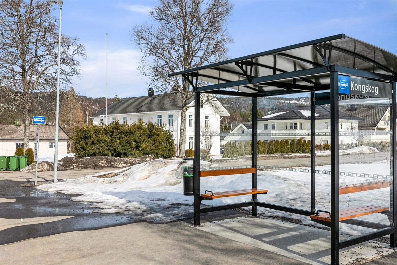 Bussholdeplass Galleribilde