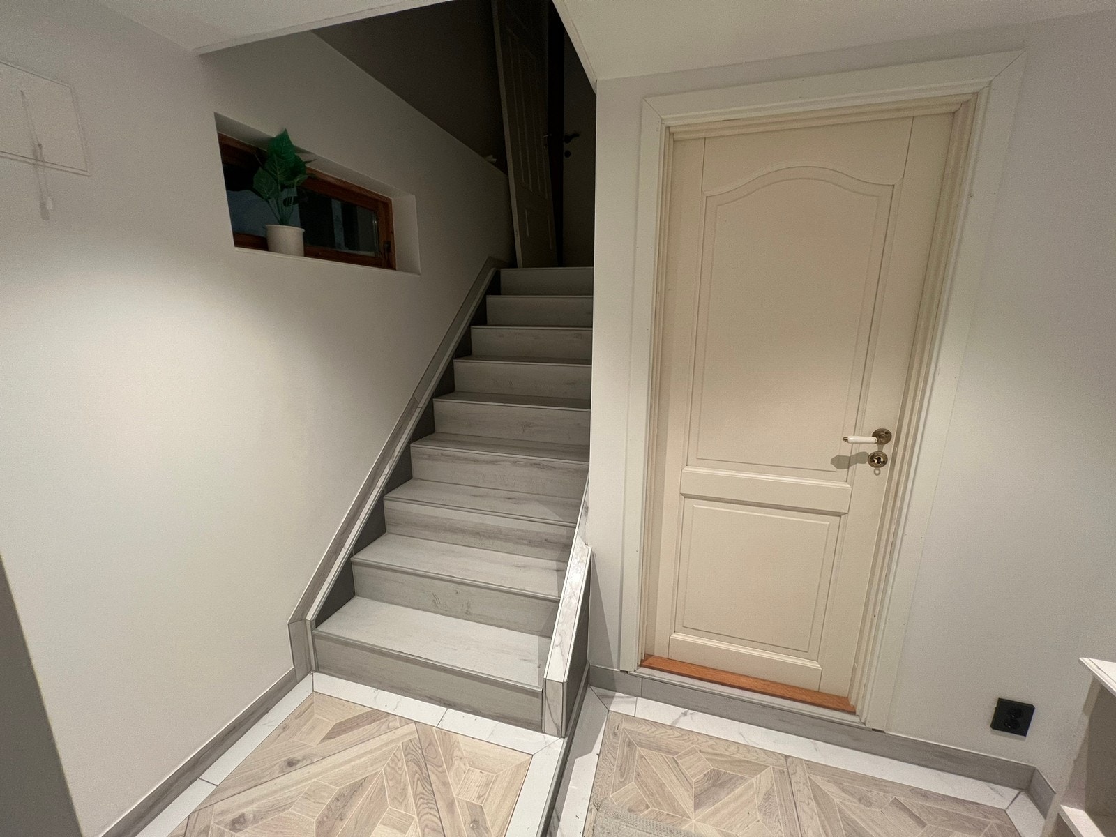 Trapp ned til hybel Galleribilde