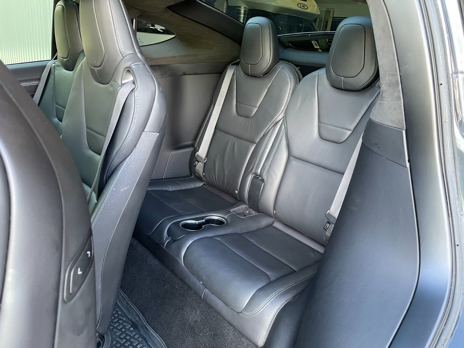 Tesla Model X 10