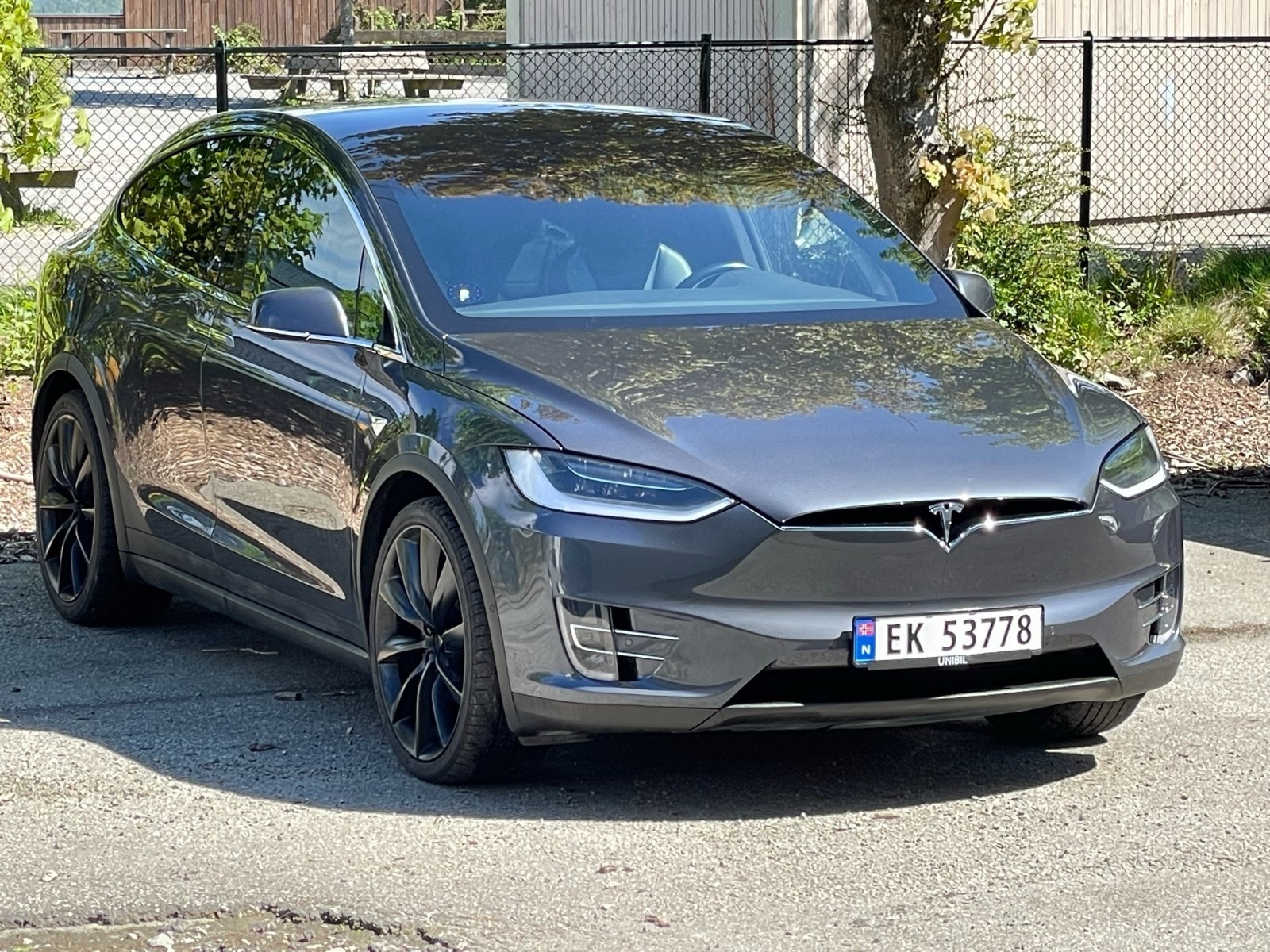 Tesla Model X 1