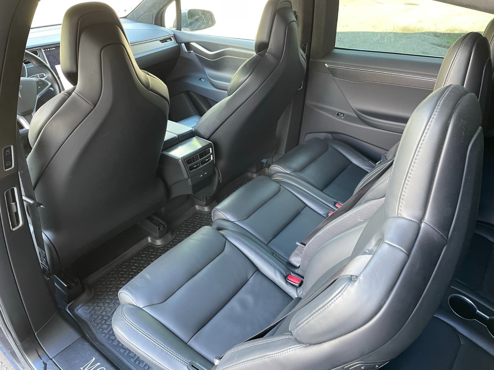 Tesla Model X 9