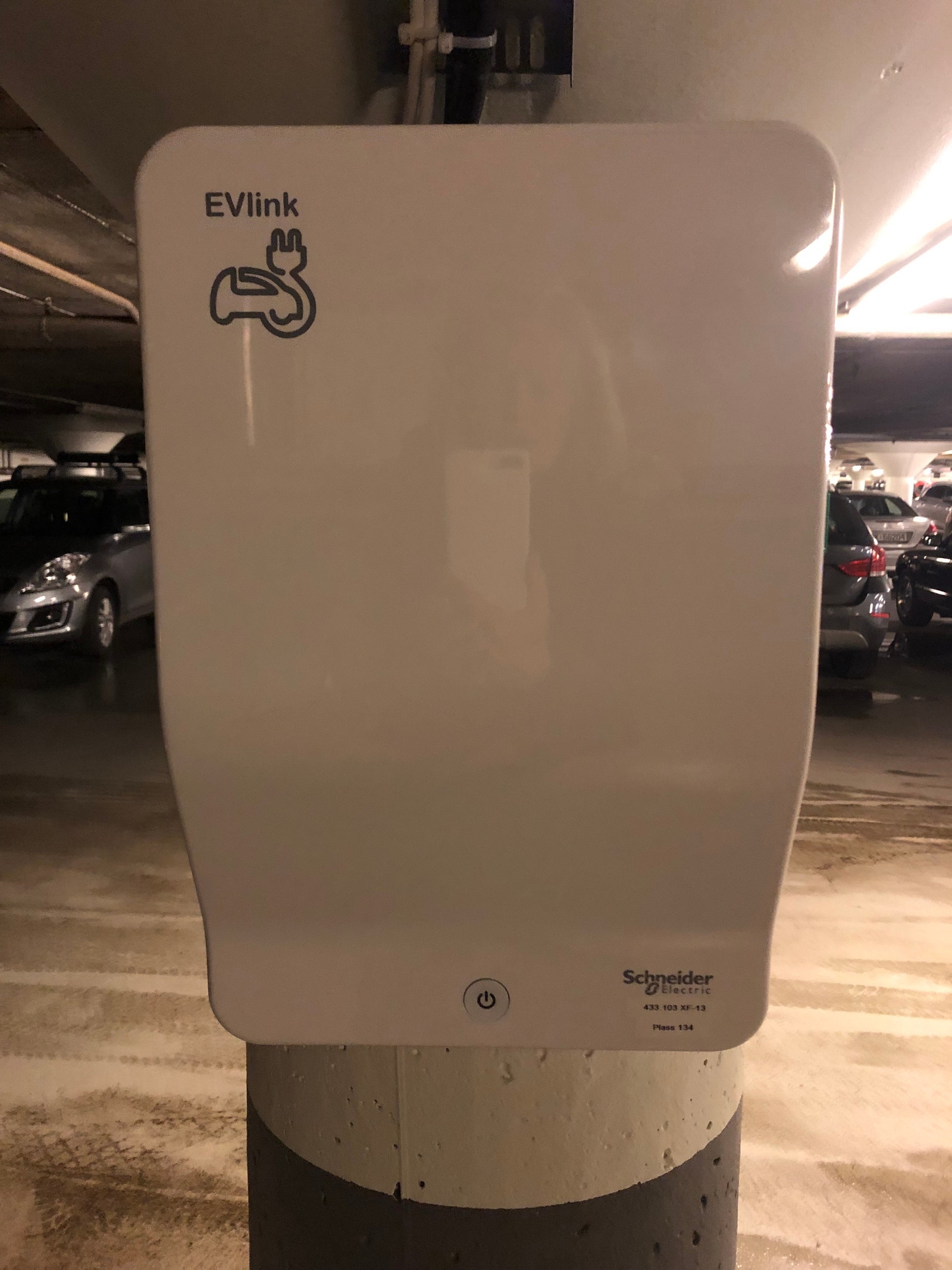 Elbillader montert Galleribilde