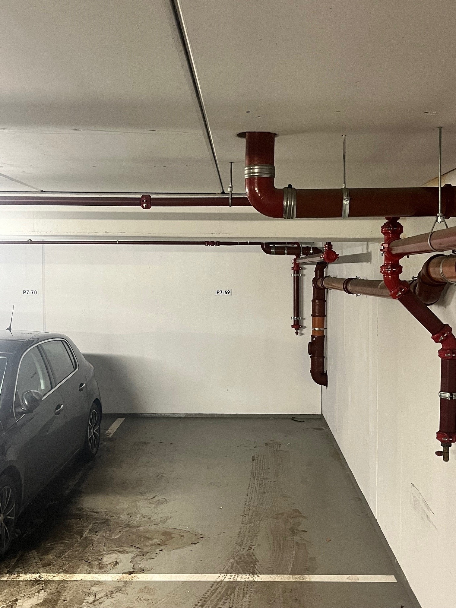 Oppvarmet plass ved vegg Galleribilde