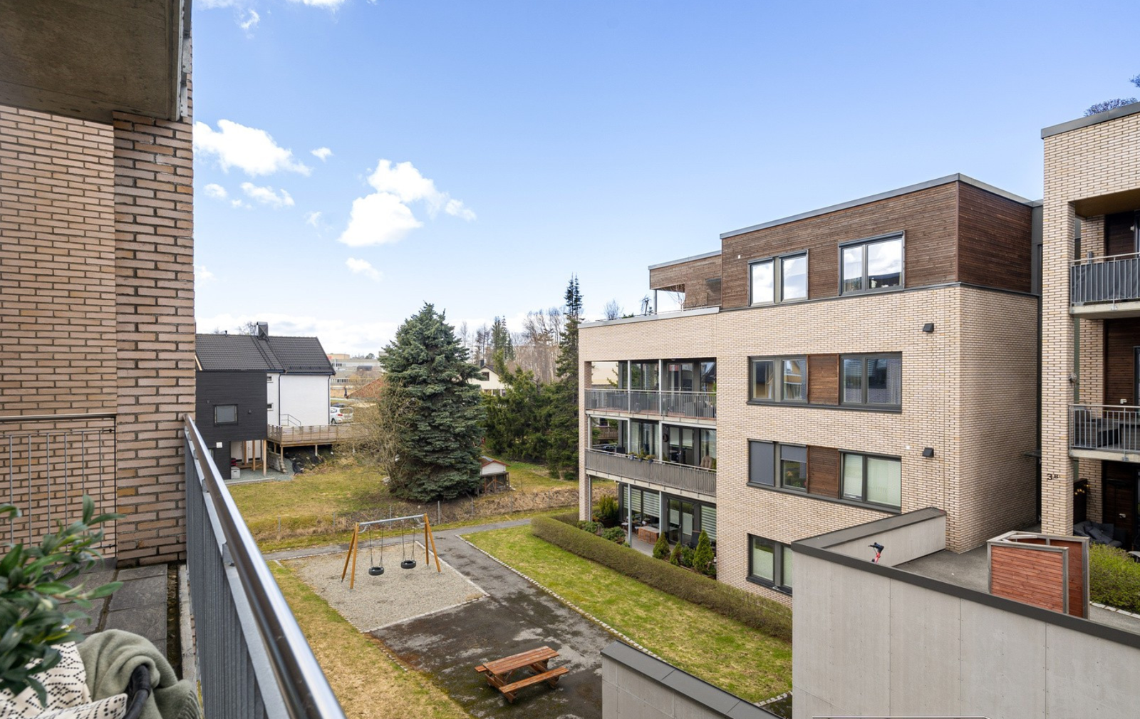 Utsikt fra balkongen. Galleribilde