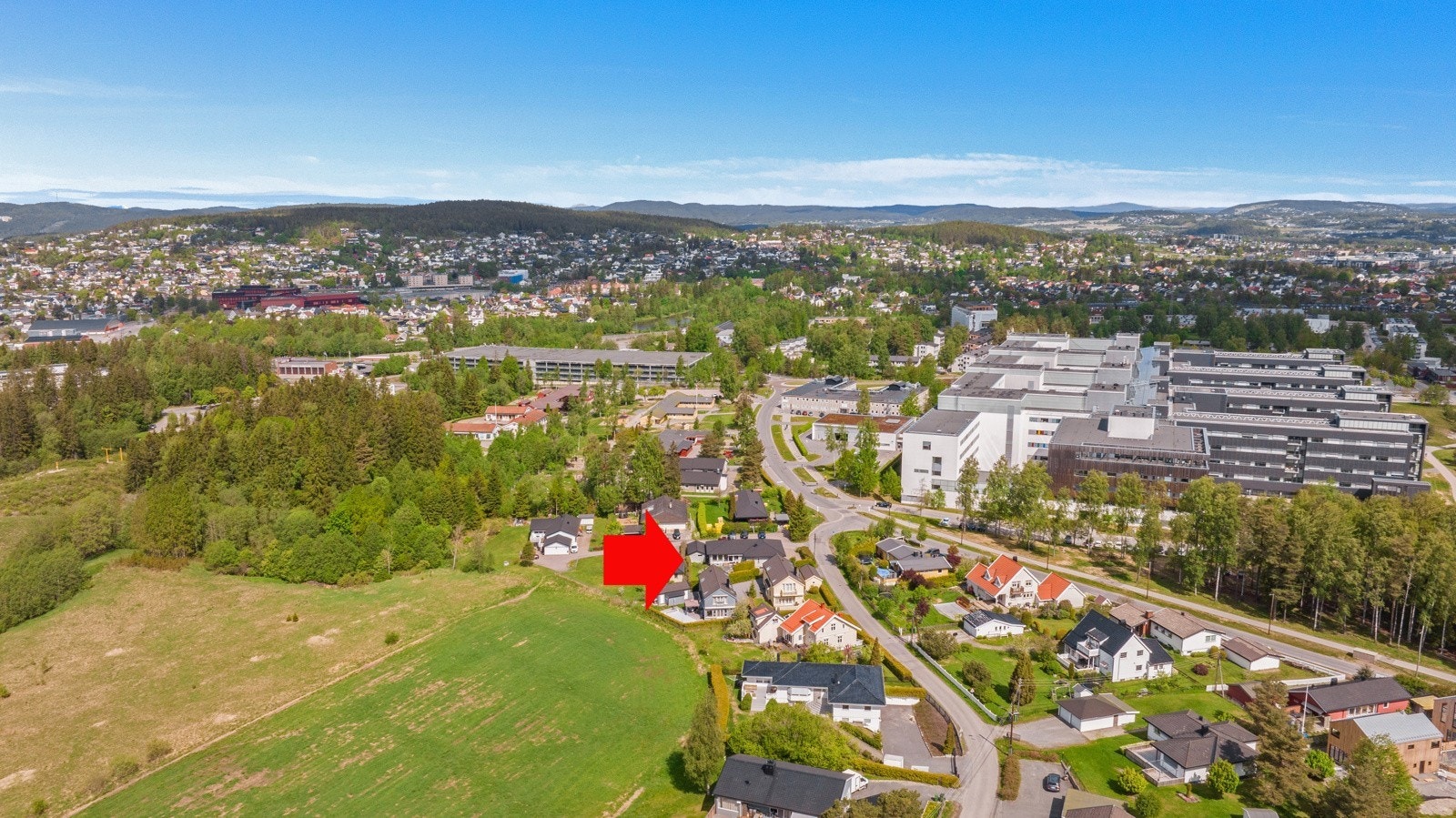 Beliggenhet med AHUS som nærmeste nabo Galleribilde