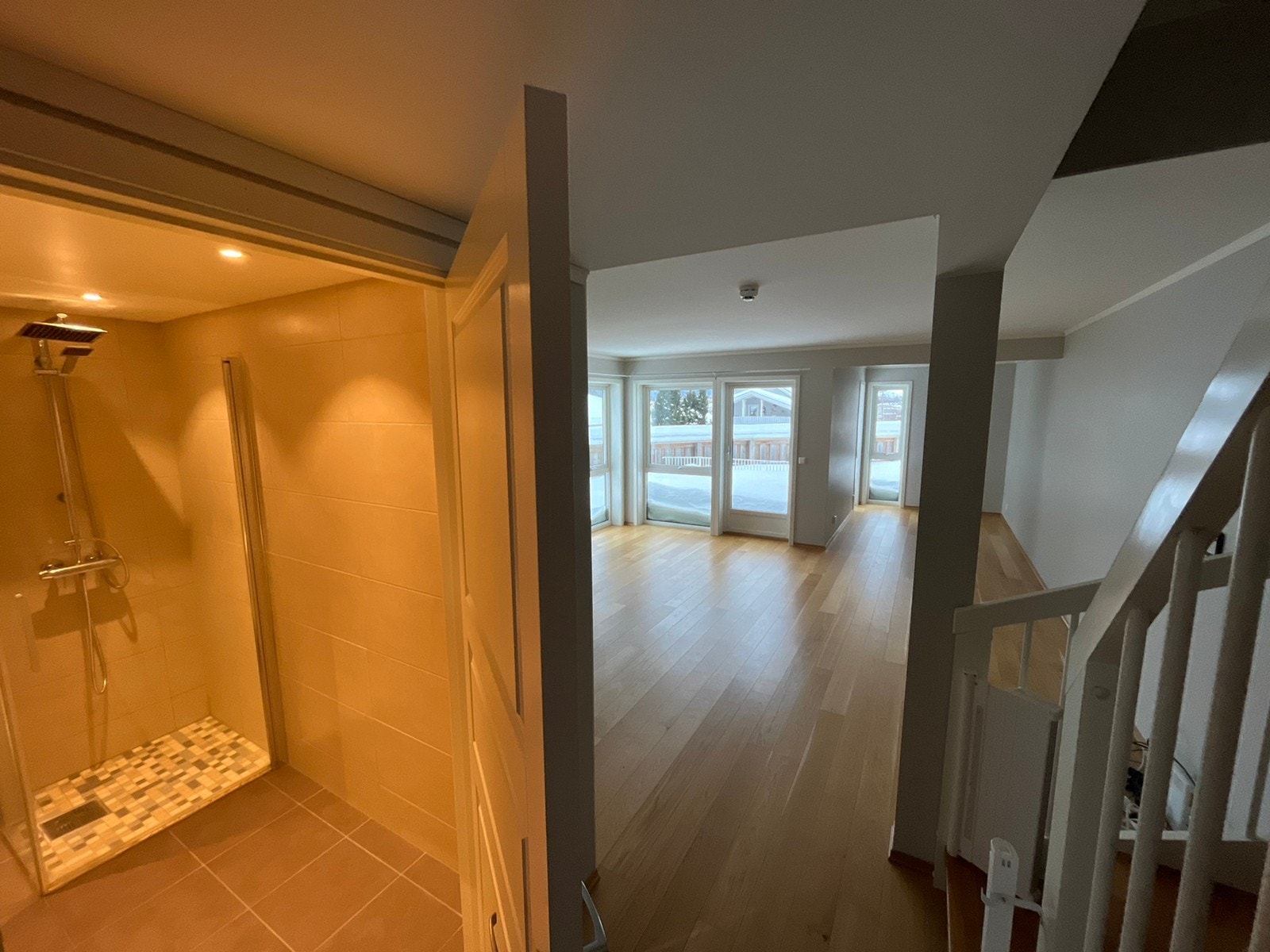 Bad (1 Etg.) og TV-stue Galleribilde